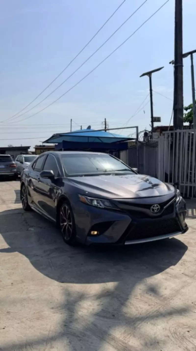 TOYOTA Camry   - 2019