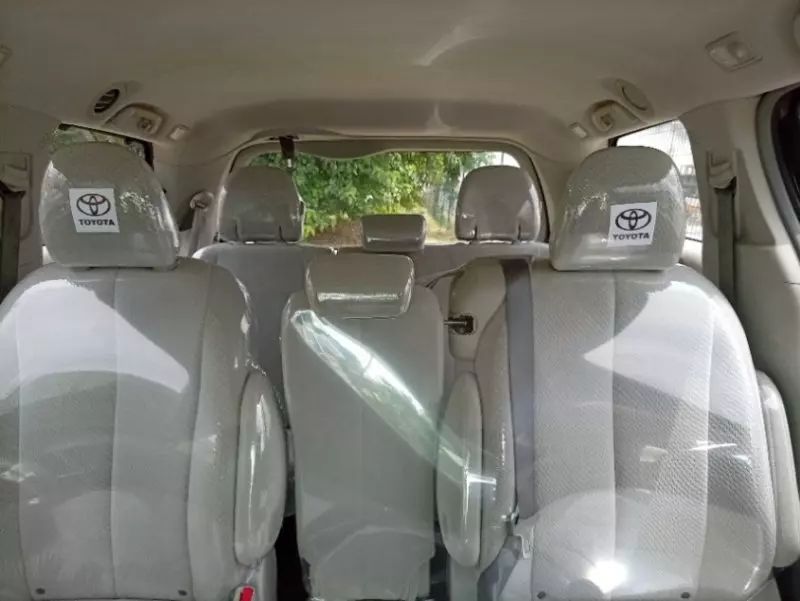 TOYOTA Sienna   - 2011