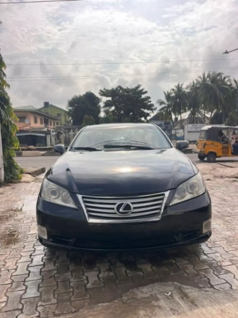 Lexus ES - 2010