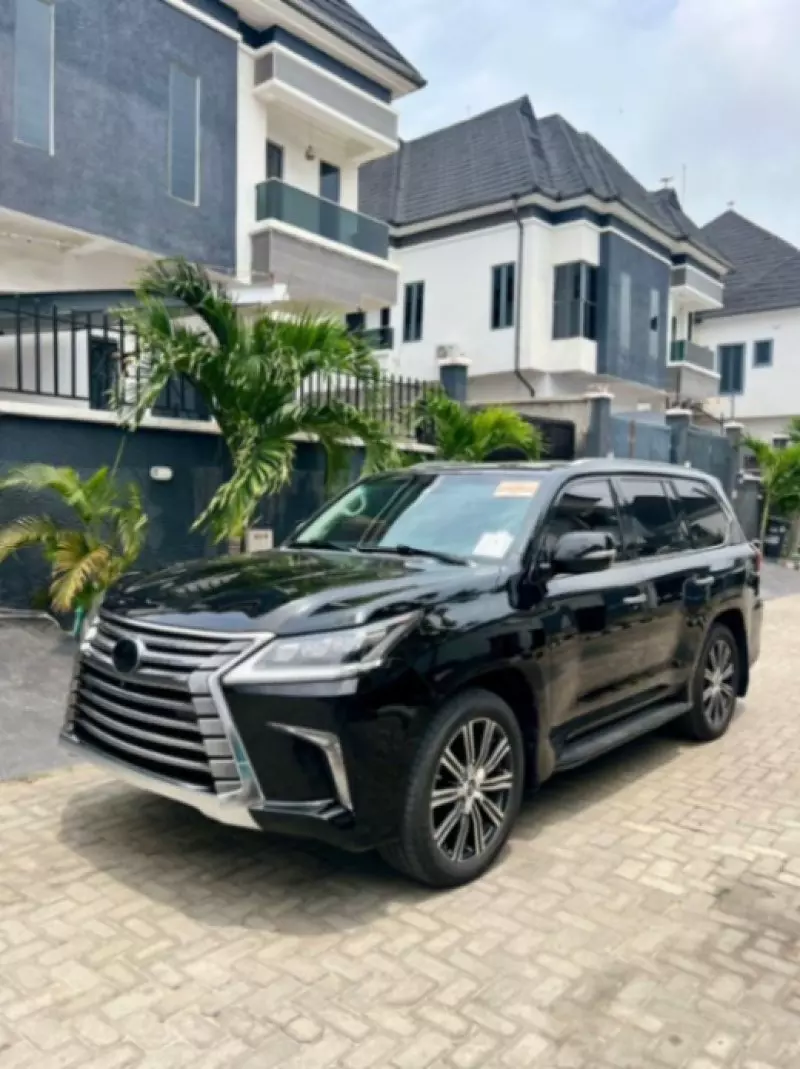 Lexus LX 570   - 2018