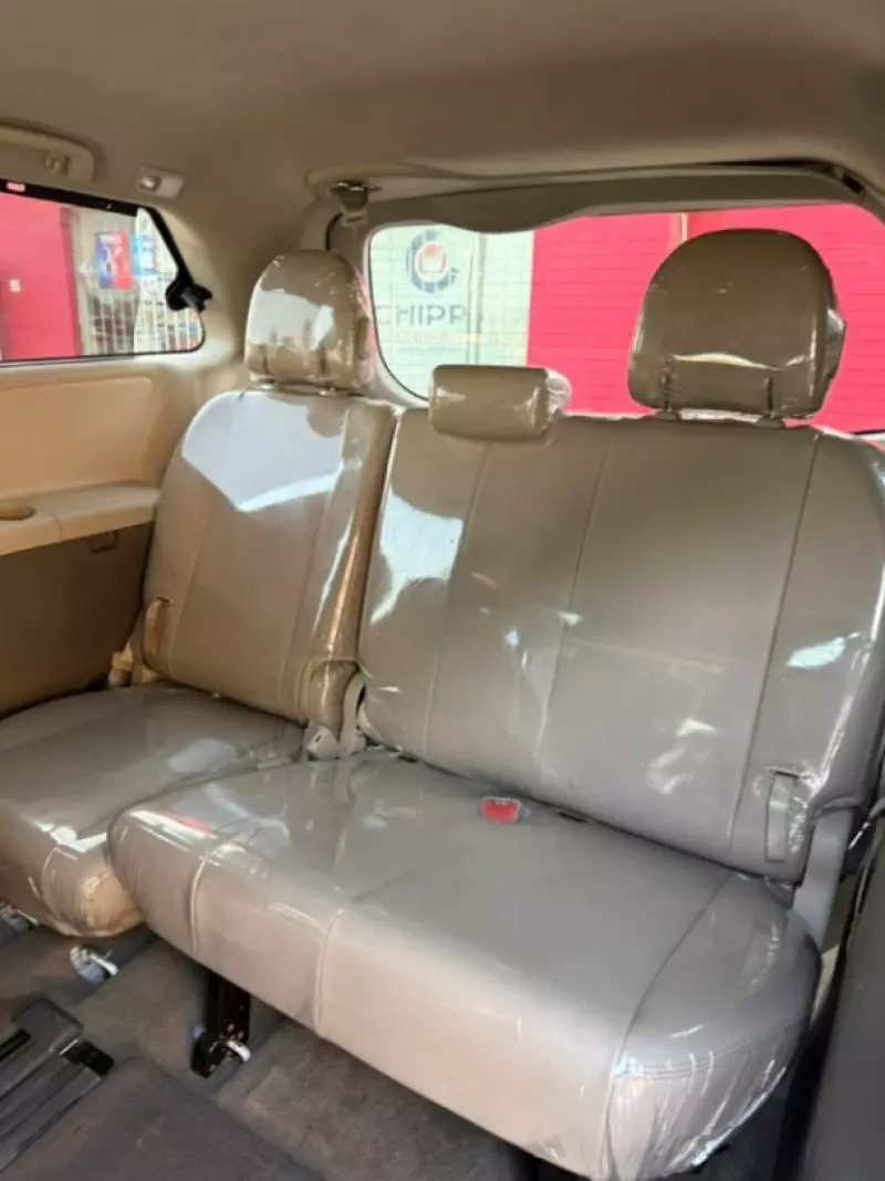 TOYOTA Sienna   - 2013