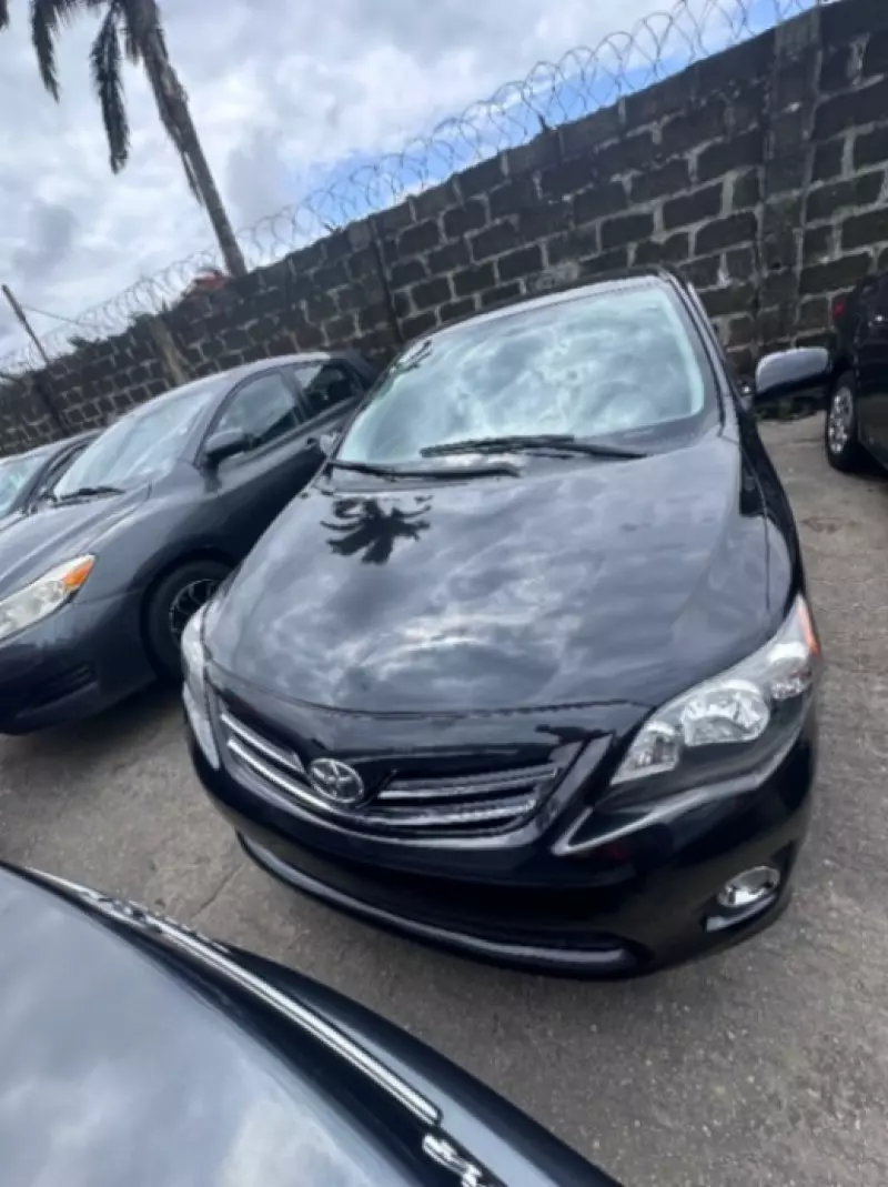 Toyota Corolla   - 2010