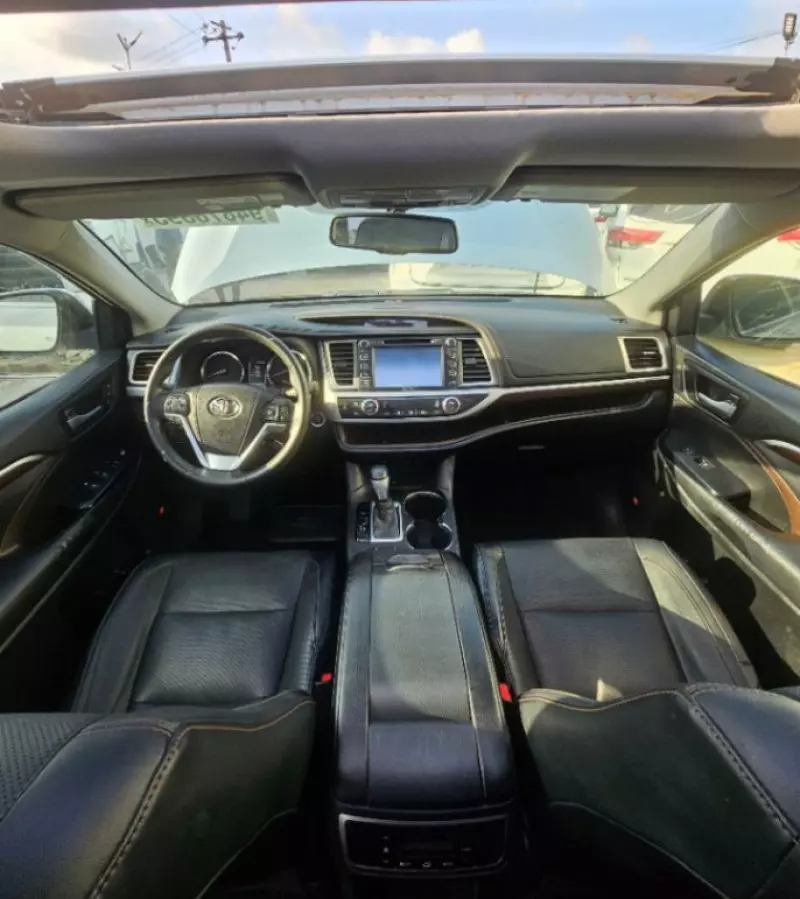 Toyota Highlander   - 2015