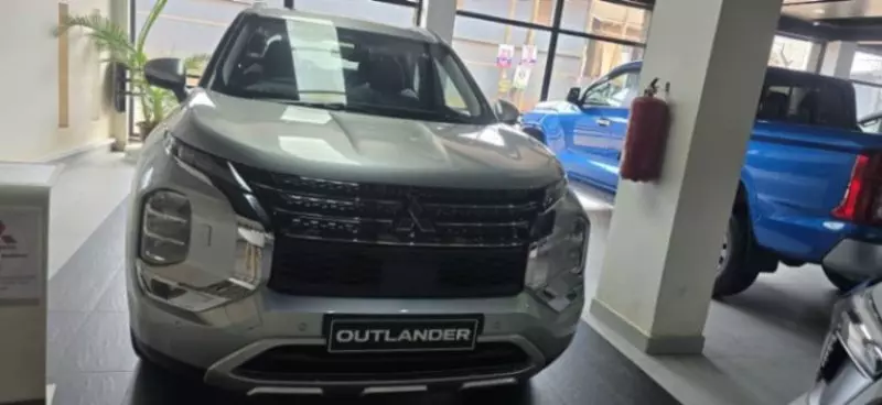 Mitsubishi OUTLANDER   - 2025