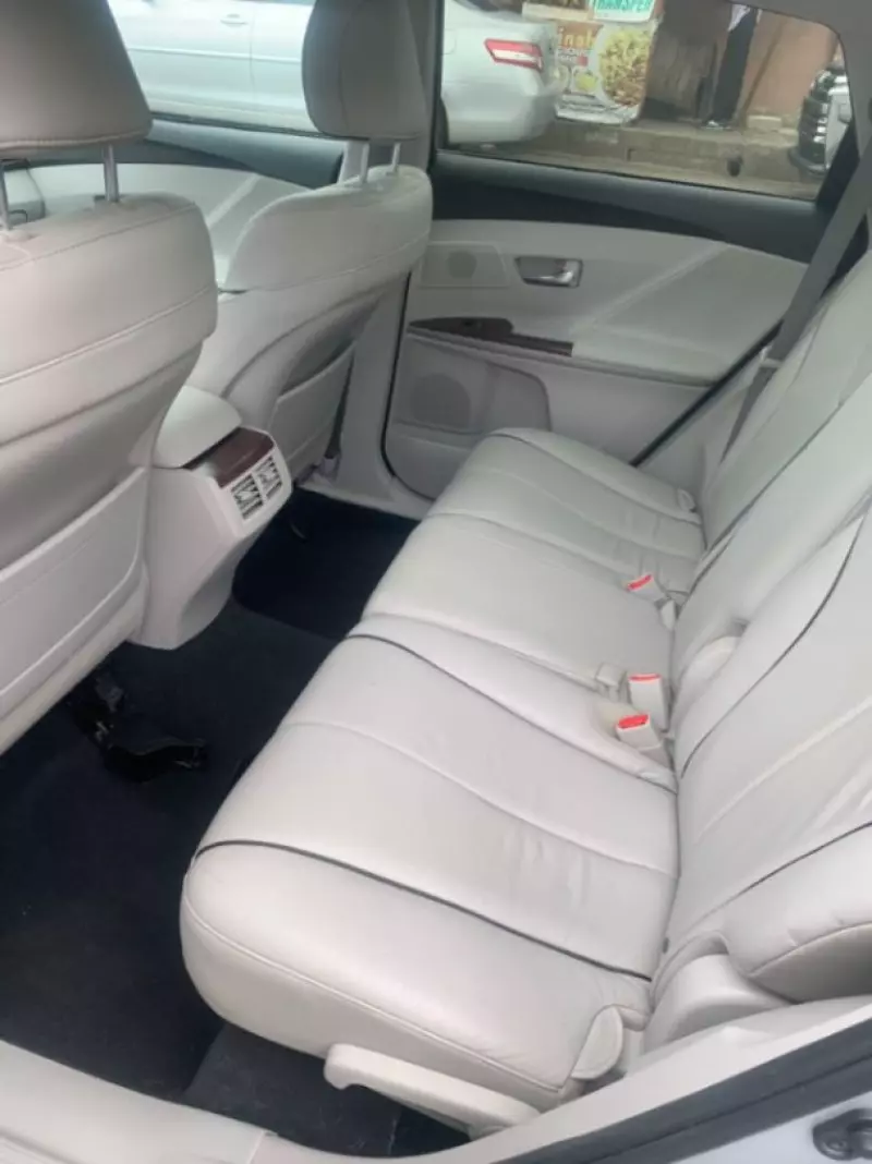 TOYOTA Venza   - 2012