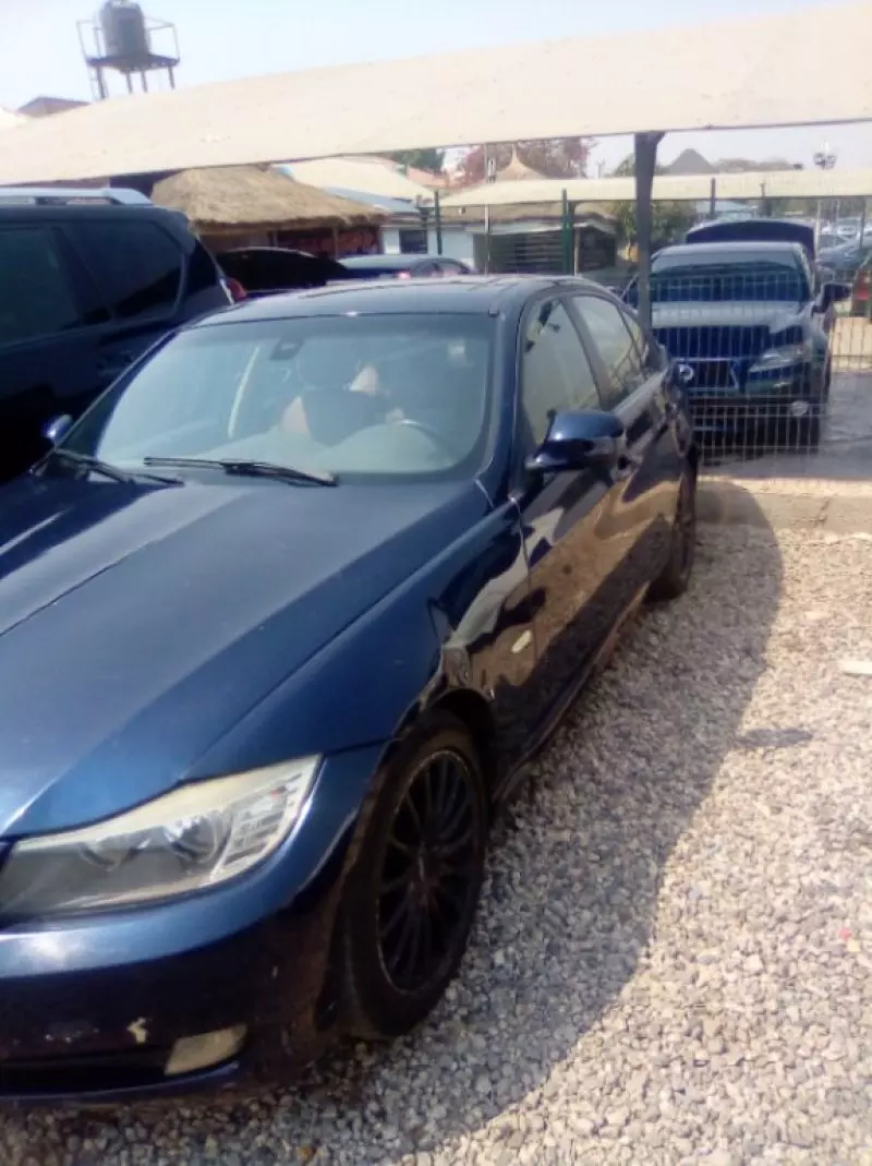 BMW 328i   - 2011