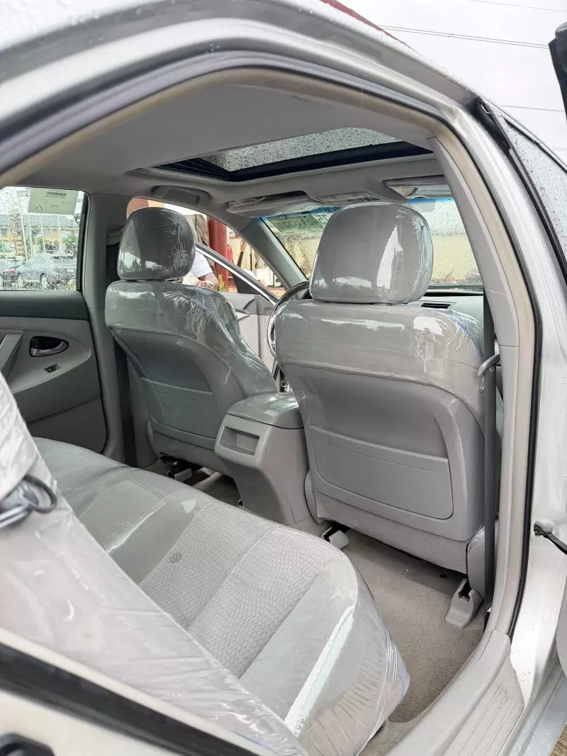 TOYOTA Camry - 2010