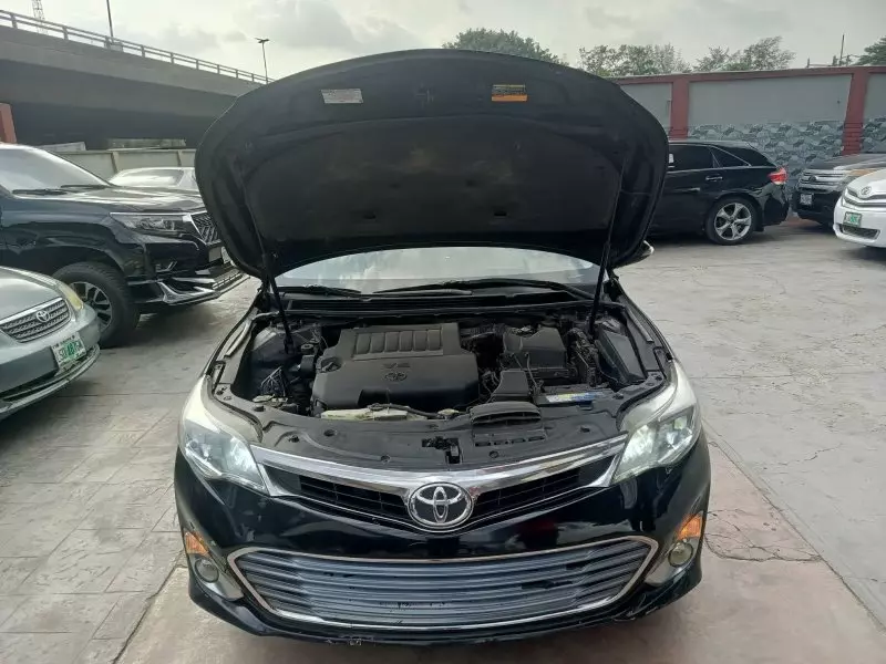 Toyota Avalon - 2015
