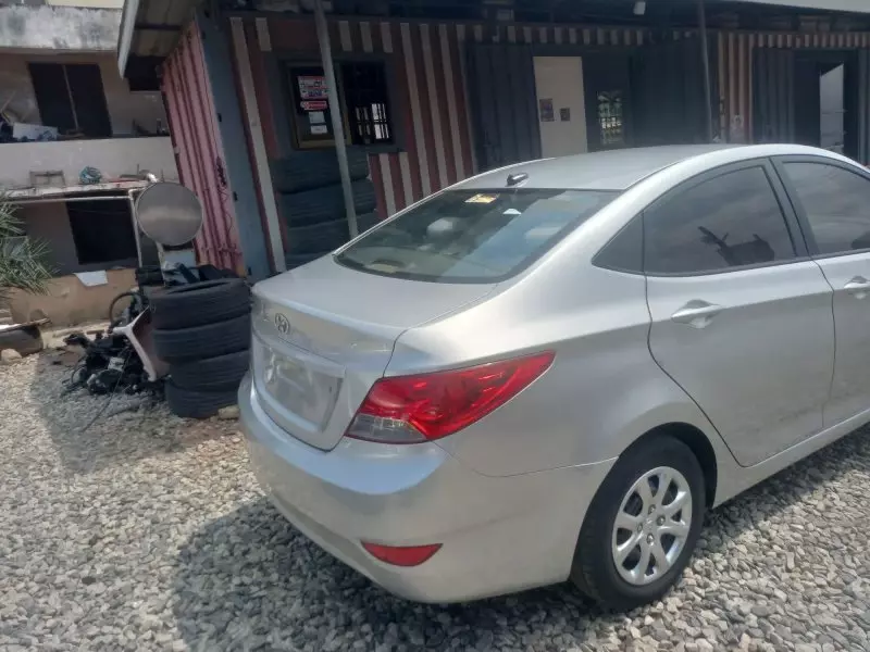 Hyundai Accent   - 2014