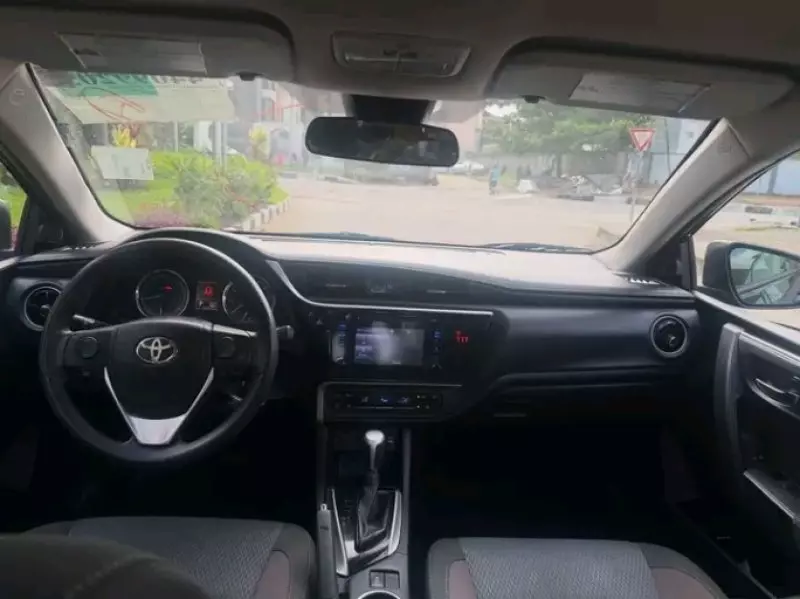 TOYOTA Corolla   - 2018