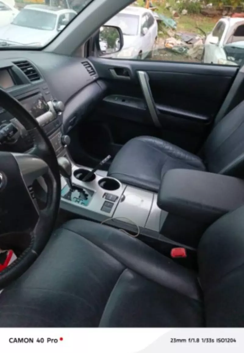 Toyota Highlander   - 2012