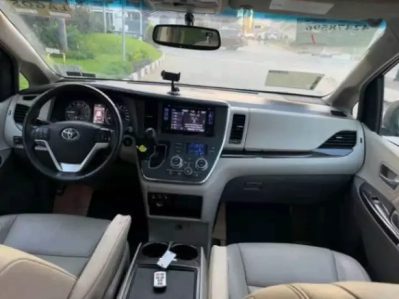 TOYOTA Sienna   - 2018