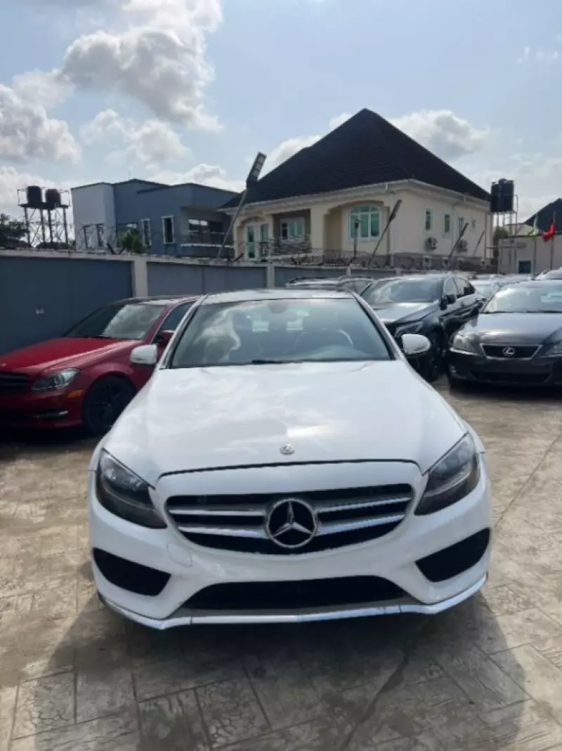 Mercedes-Benz C 300   - 2015