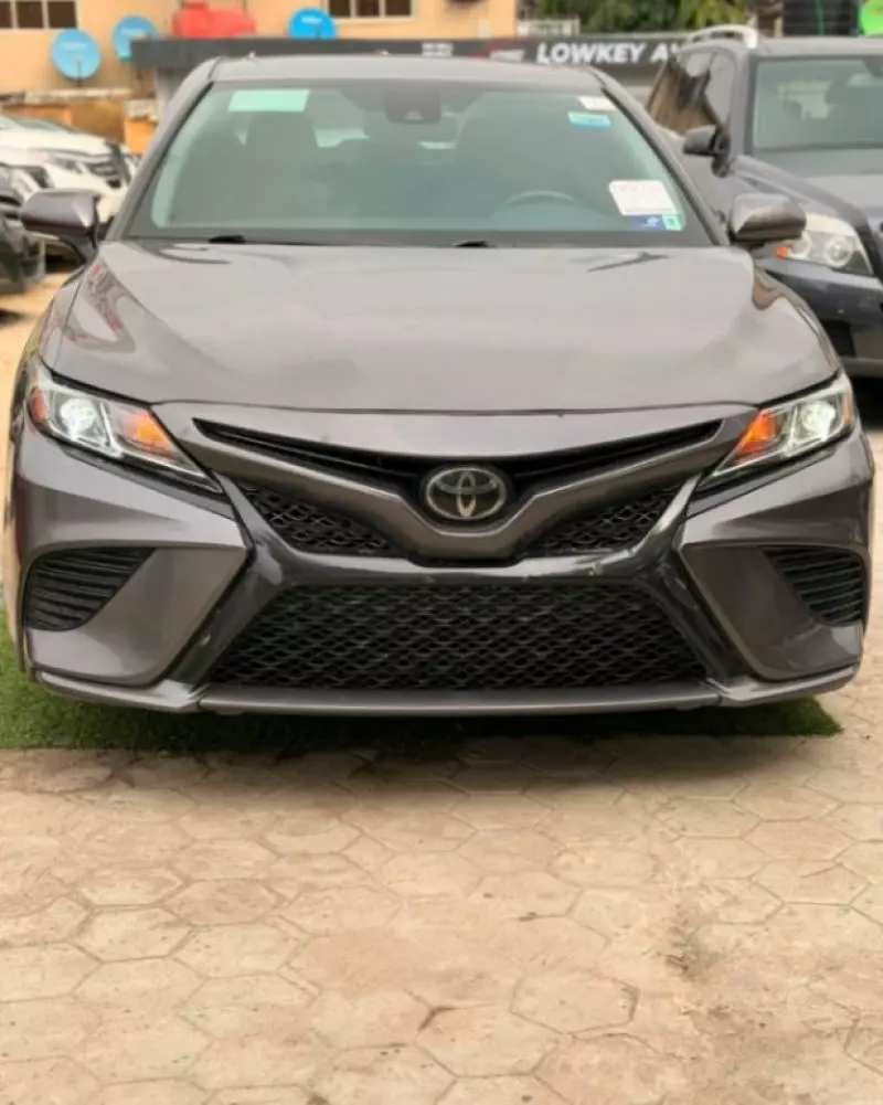 TOYOTA Camry - 2018