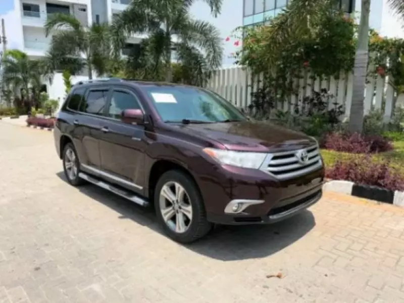 Toyota Highlander   - 2012