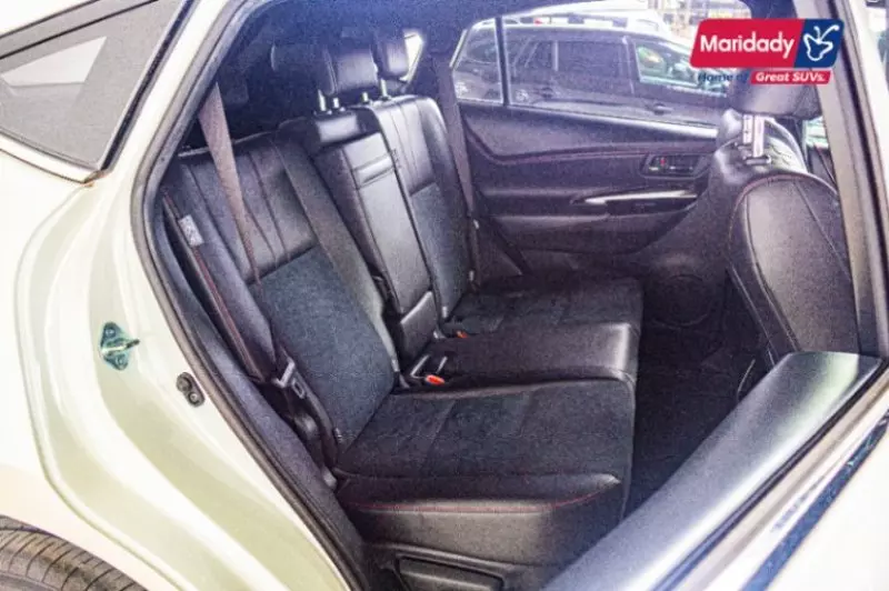 Toyota Harrier   - 2018