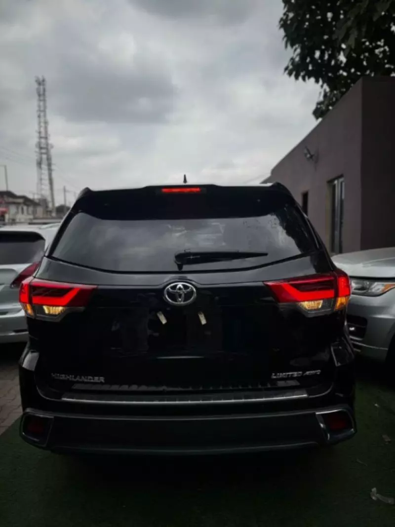 Toyota Highlander   - 2018