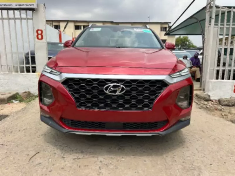 Hyundai Santa Fe   - 2019