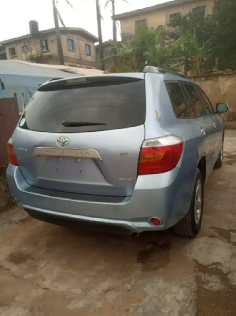 Toyota Highlander   - 2009