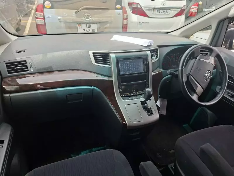 Toyota Alphard   - 2011