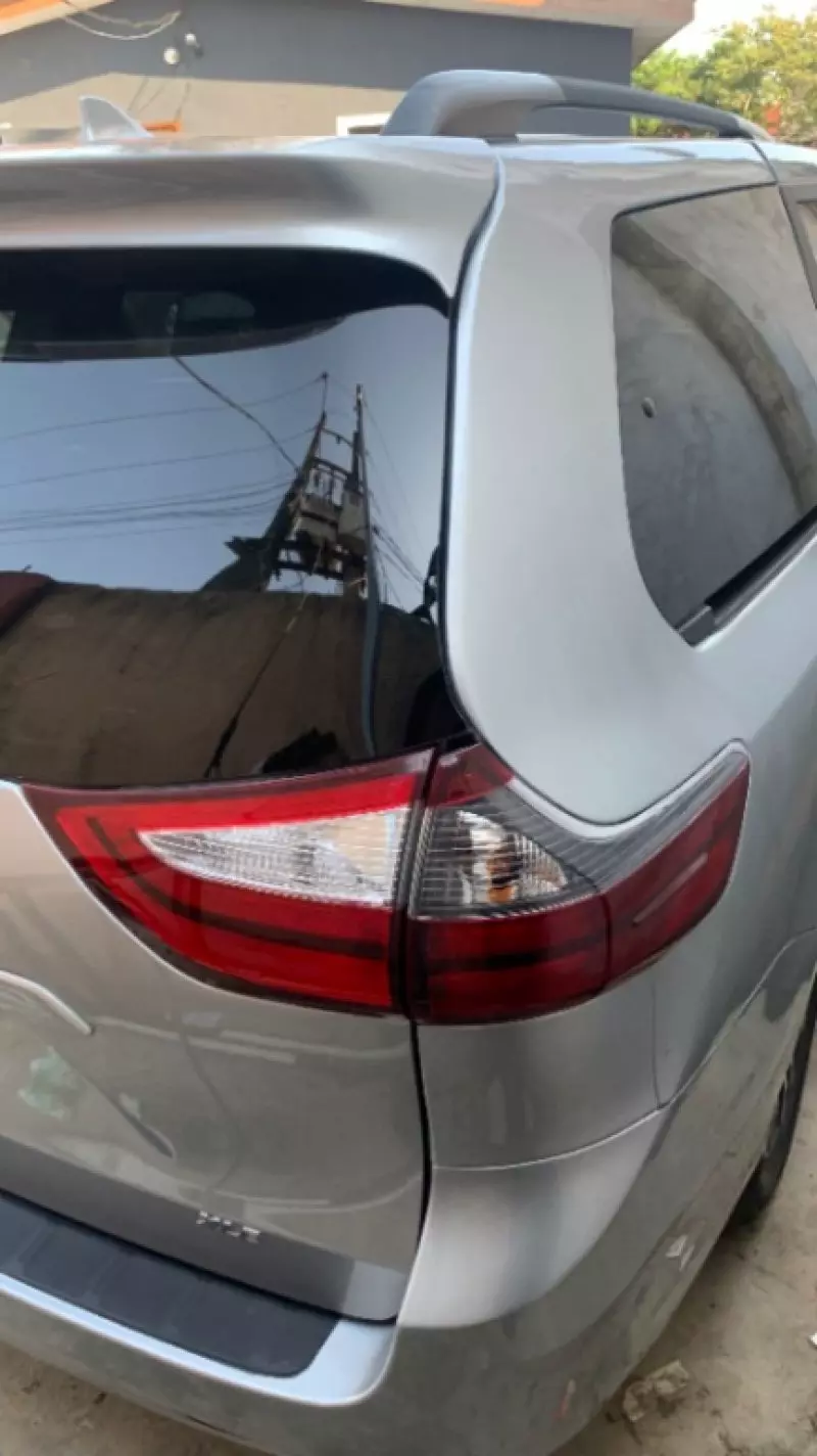 TOYOTA Sienna   - 2019