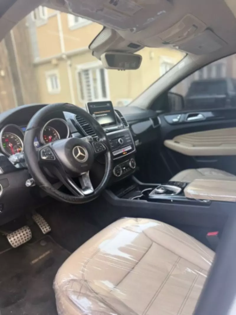 Mercedes-Benz GLE-Class   - 2016