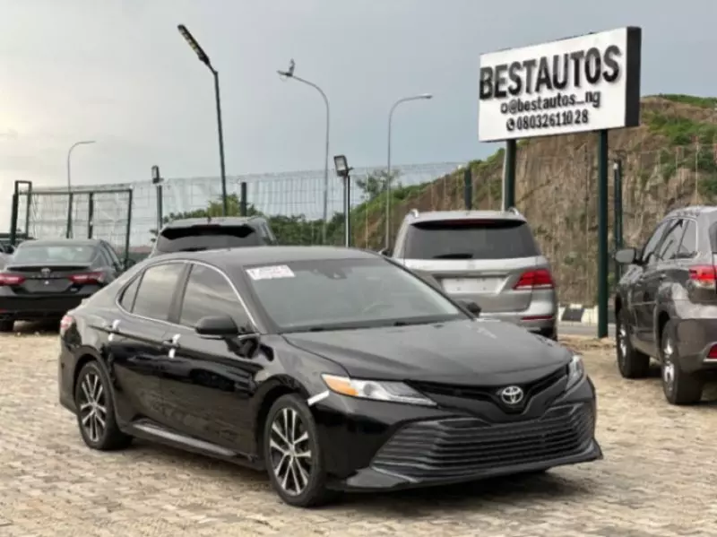 TOYOTA Camry   - 2018