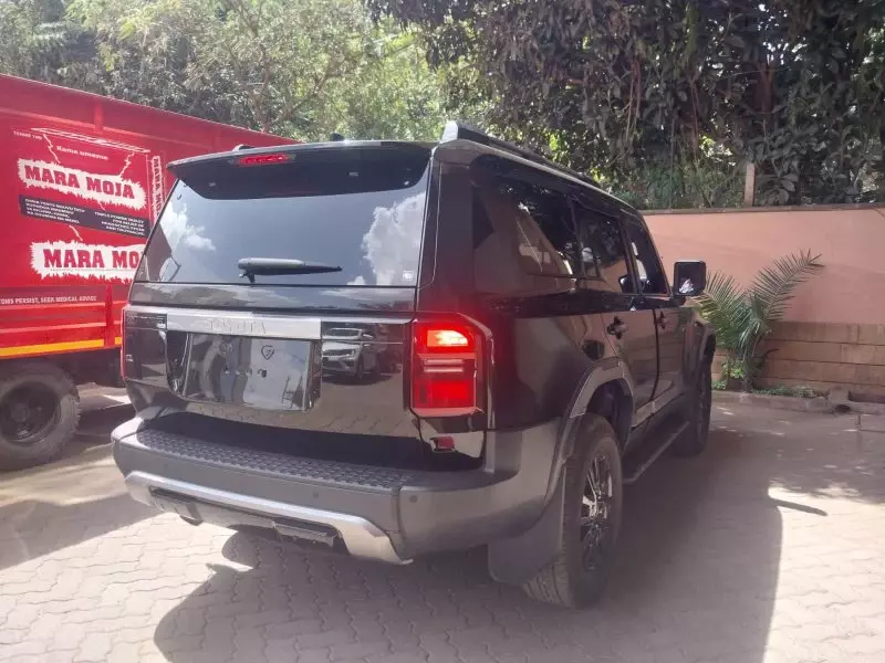 Toyota Land Cruiser   - 2024