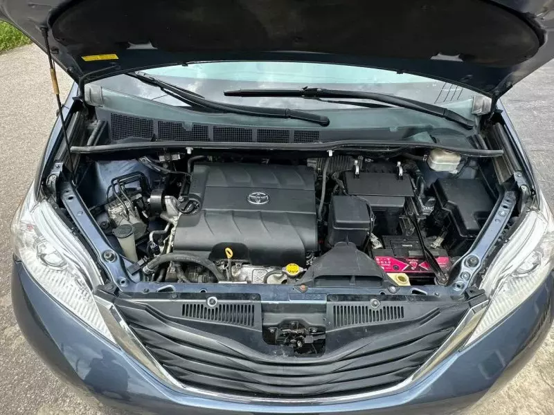 TOYOTA Sienna   - 2014