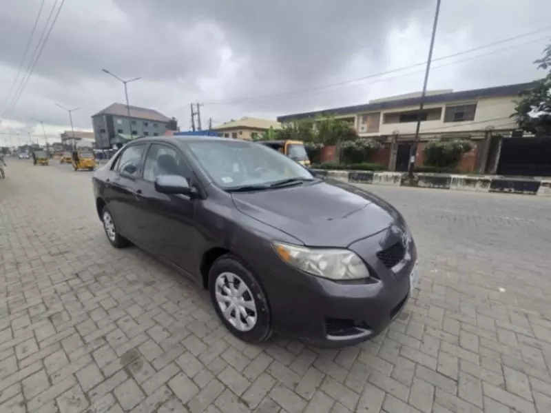 TOYOTA Corolla   - 2009