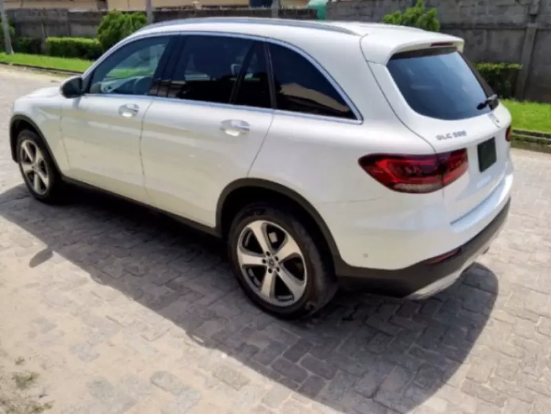 Mercedes-Benz GLC 300   - 2022