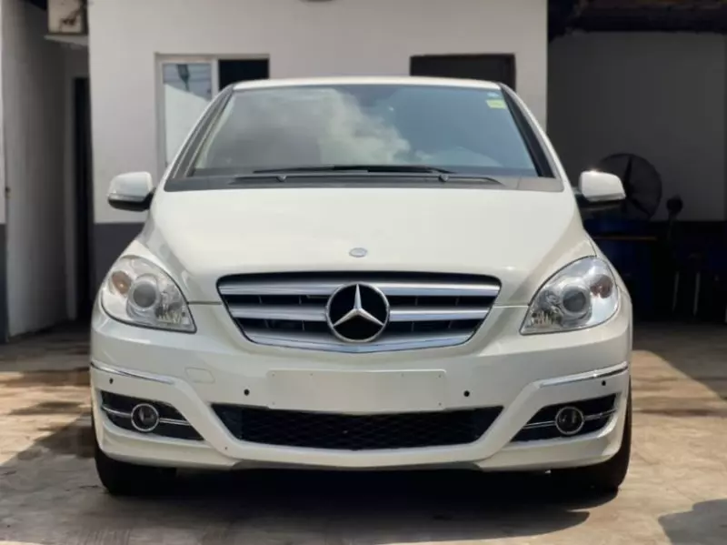 Mercedes-Benz B 200   - 2010
