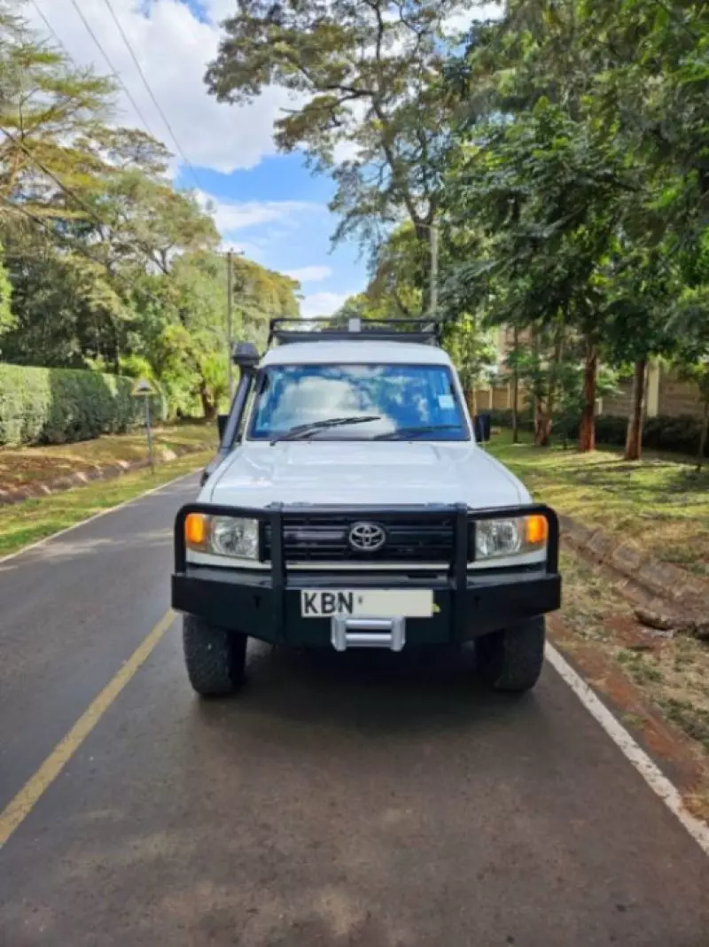 TOYOTA Land Cruiser - 2010
