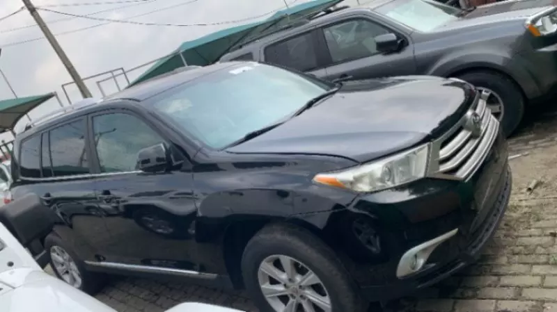 Toyota Highlander   - 2013