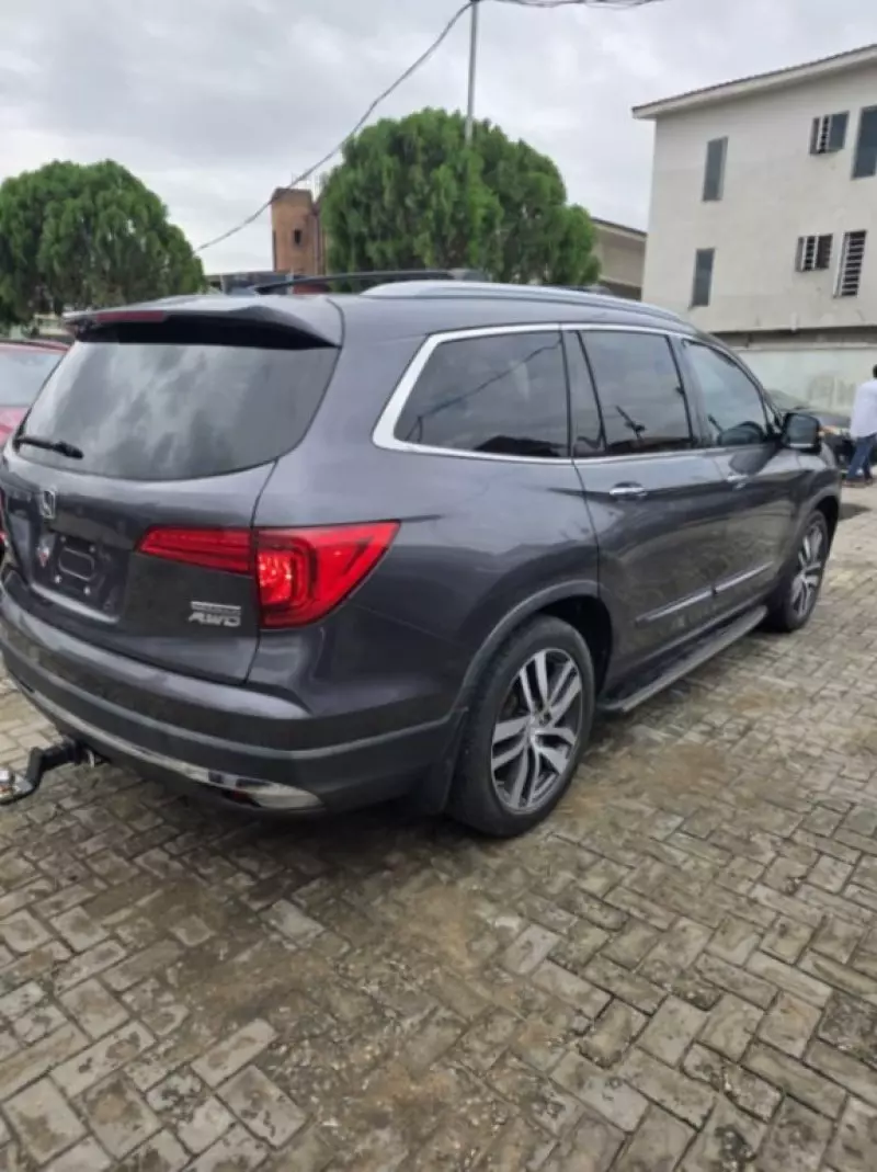 Honda Pilot   - 2018