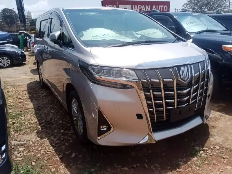 Toyota Alphard   - 2017