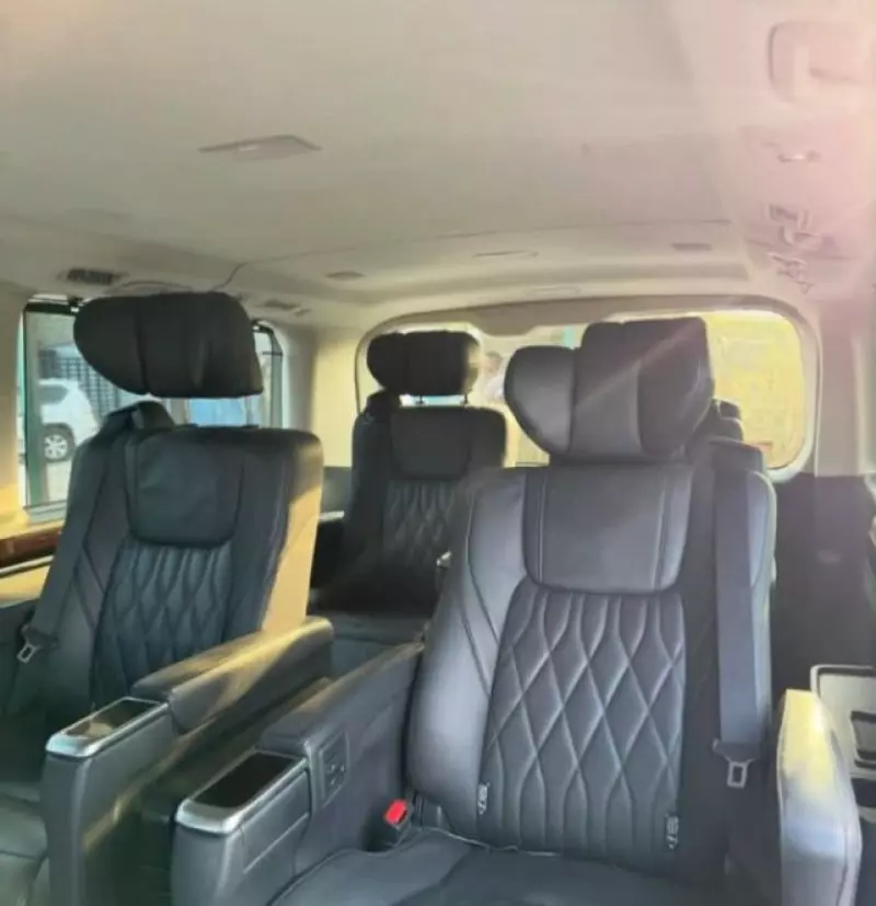 Toyota Granvia   - 2024