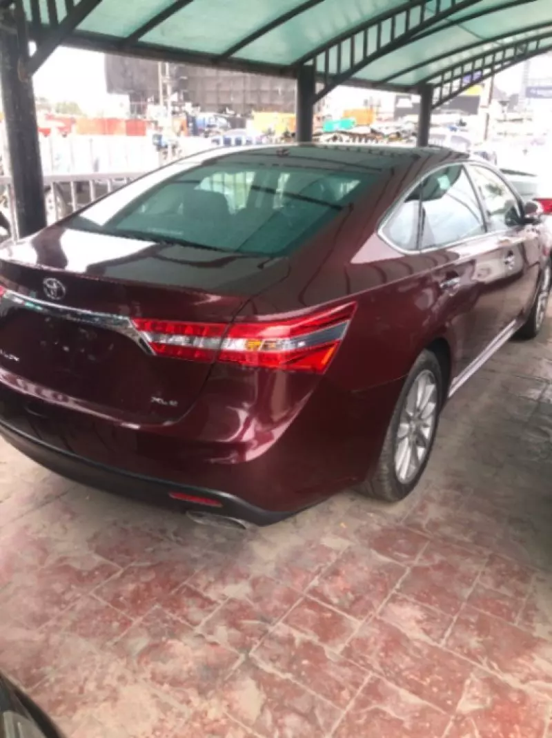 Toyota Avalon   - 2013
