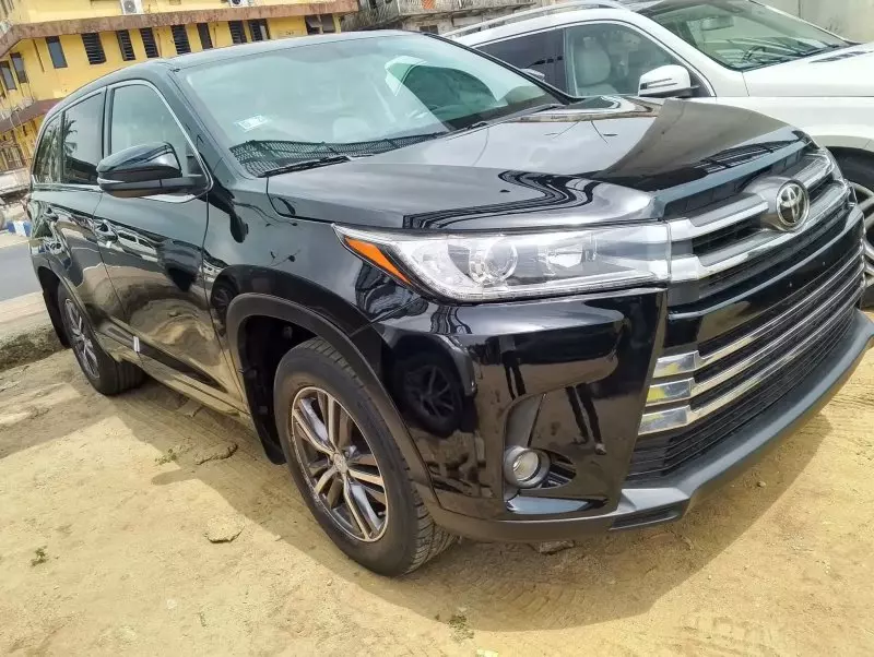 Toyota Highlander   - 2015