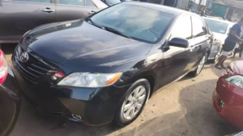 Toyota Camry - 2009