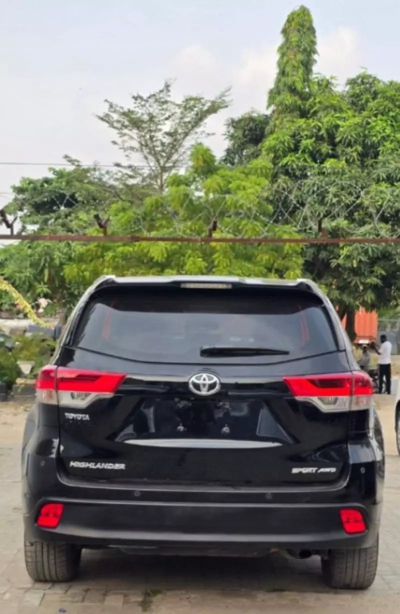 Toyota Highlander   - 2015