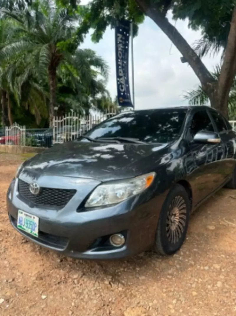 TOYOTA Corolla   - 2010