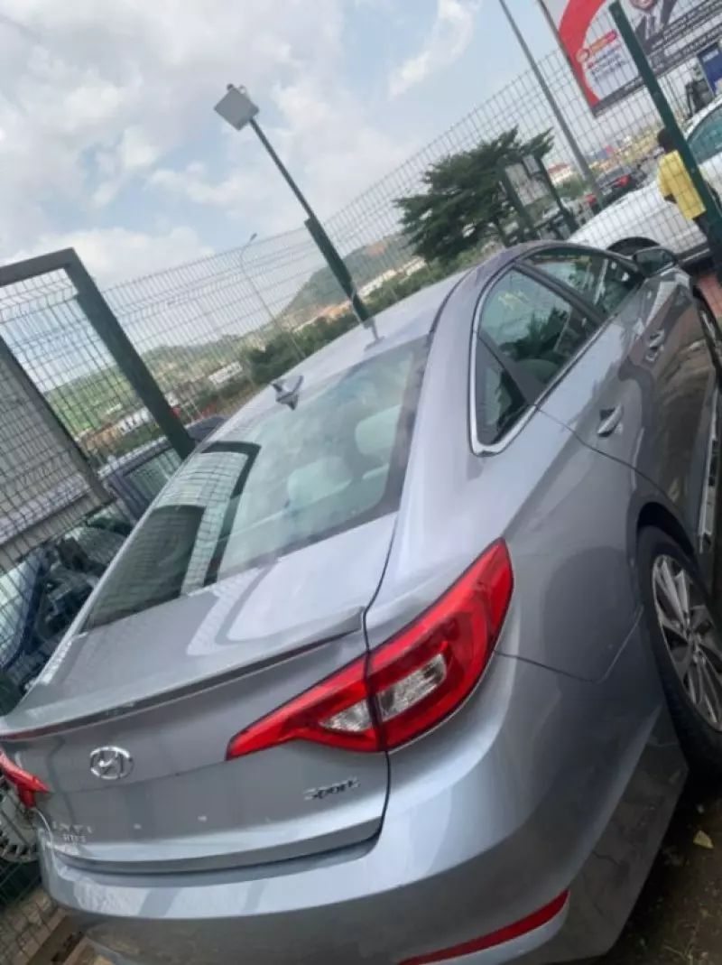 Hyundai Sonata   - 2015