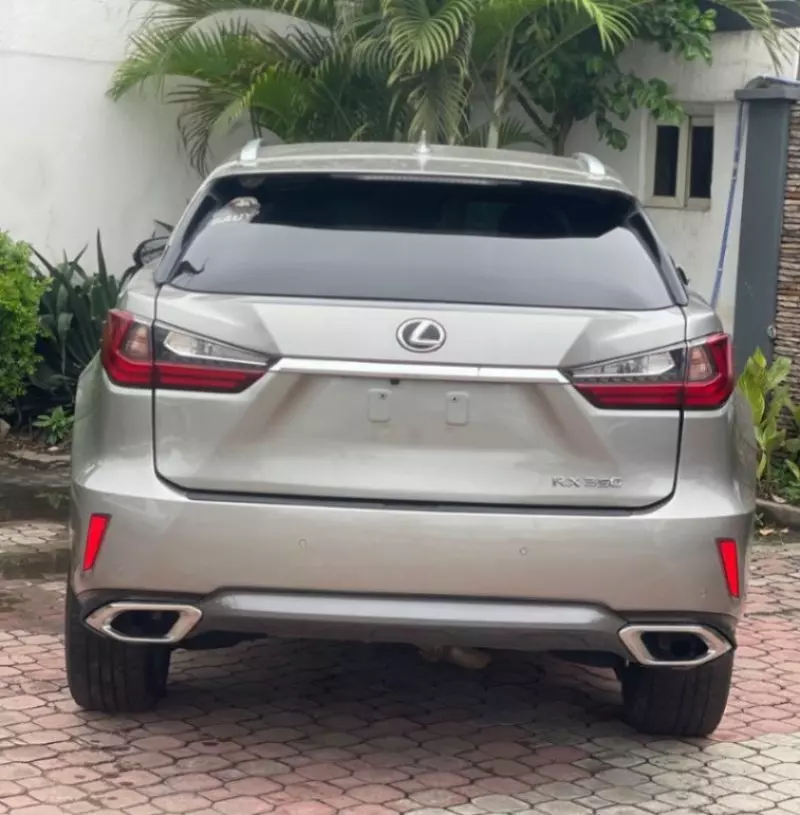 Lexus RX   - 2017
