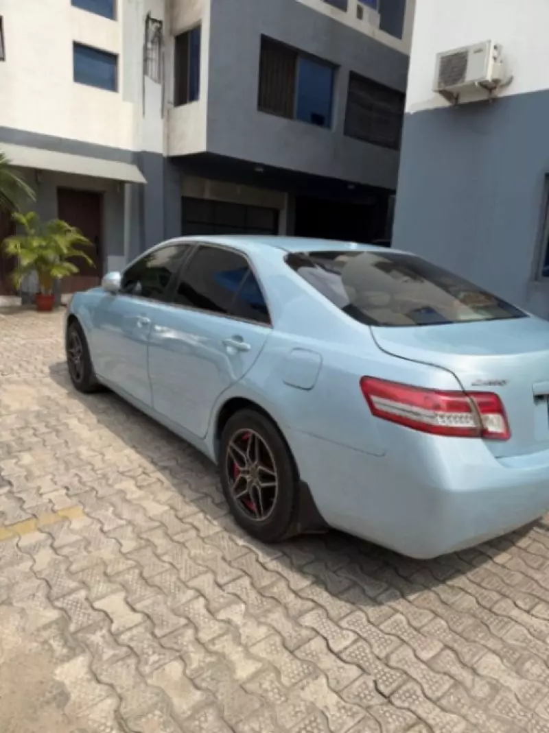 TOYOTA Camry - 2011