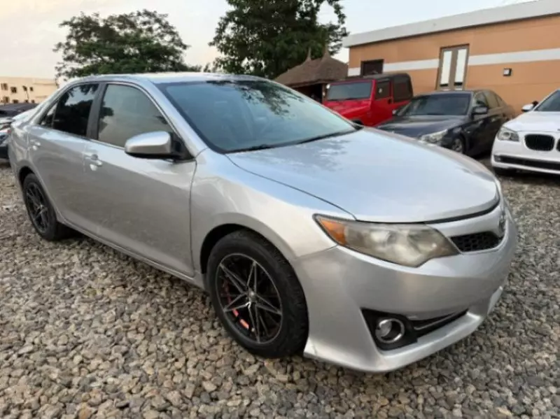 Toyota Camry   - 2014