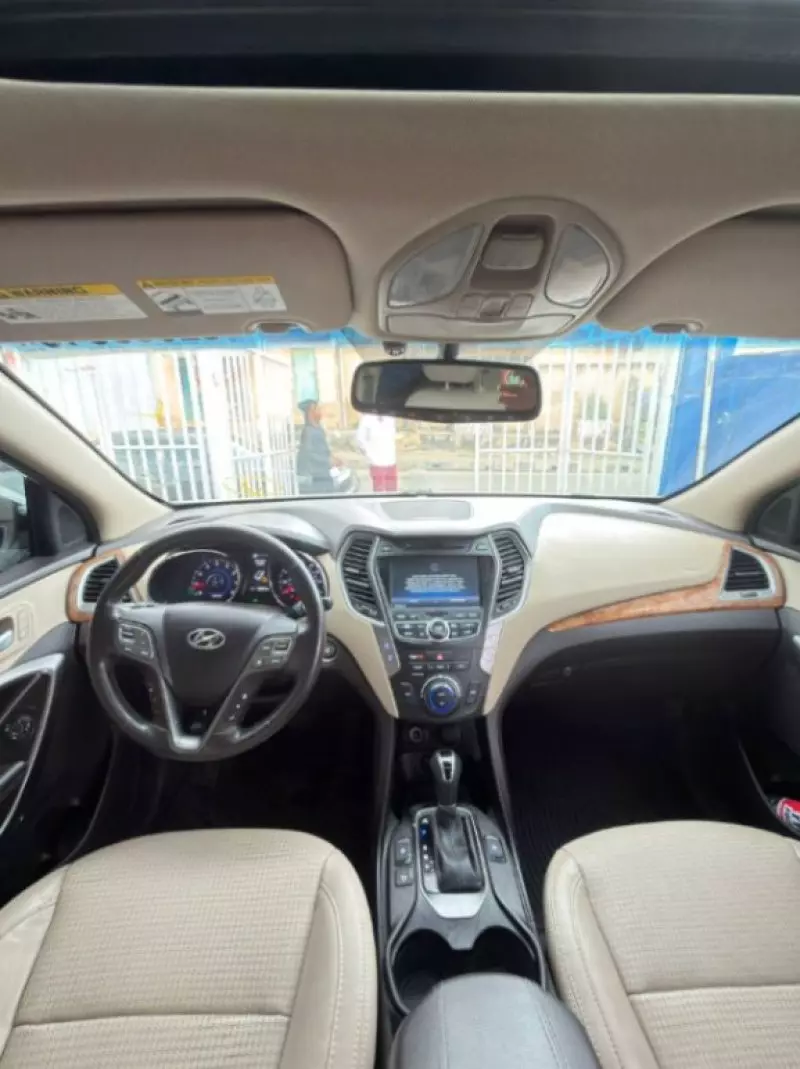 Hyundai Santa Fe   - 2014