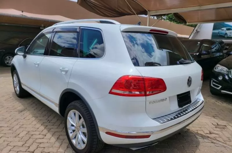 Volkswagen Touareg   - 2016