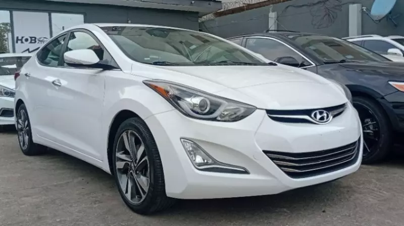 Hyundai Elantra   - 2015