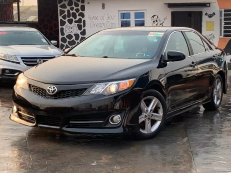 TOYOTA Camry   - 2013